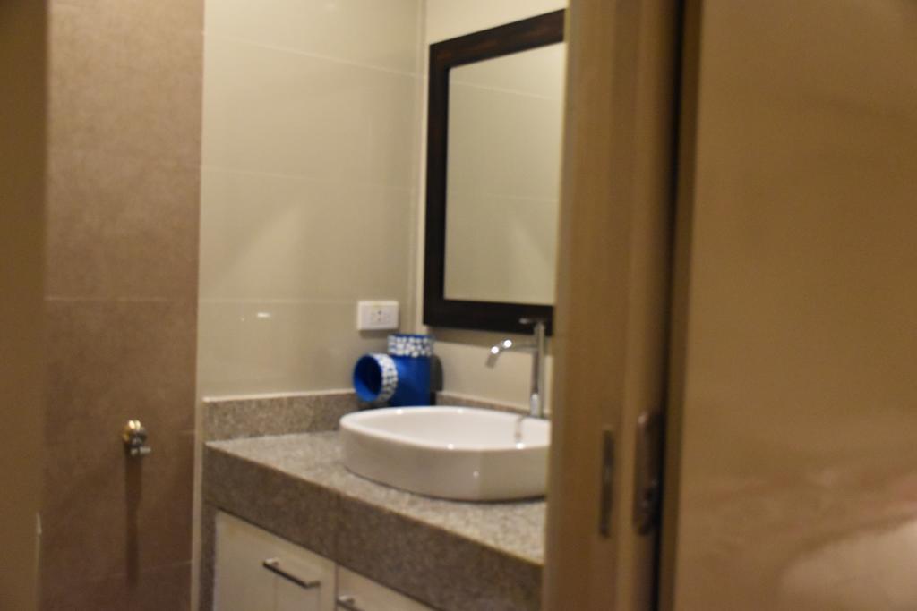 Avalu Residences Makati City Exterior photo