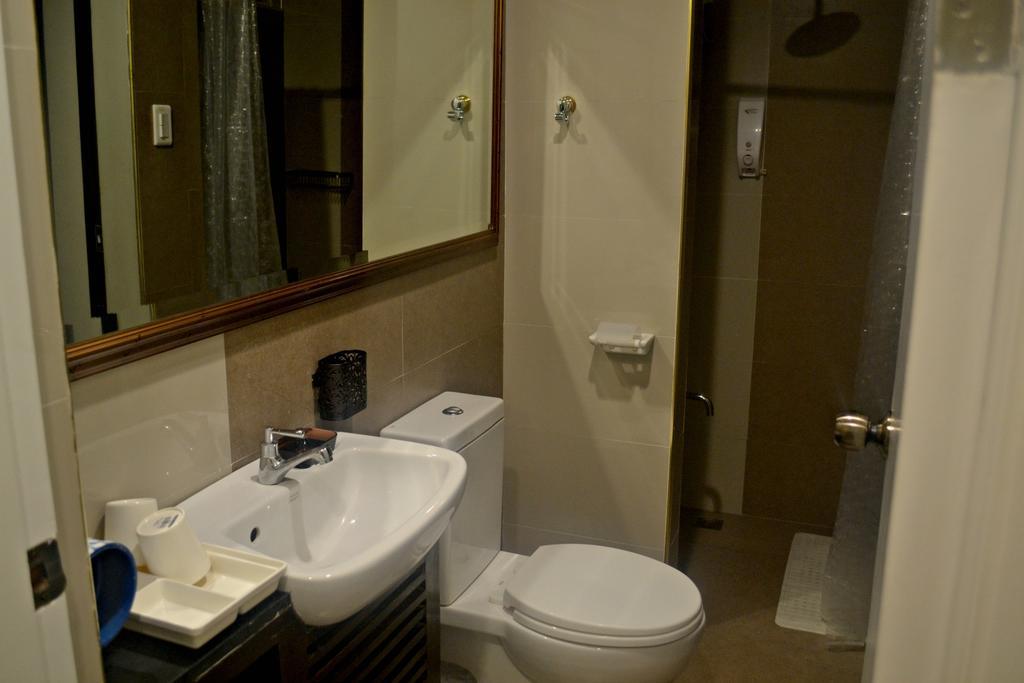 Avalu Residences Makati City Exterior photo