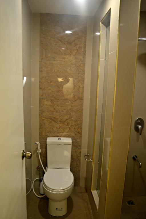 Avalu Residences Makati City Exterior photo