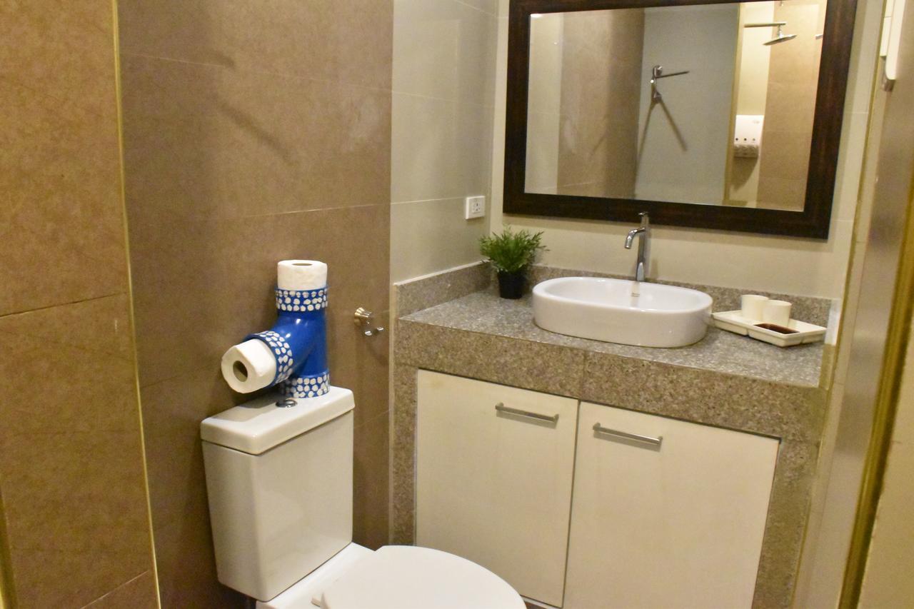 Avalu Residences Makati City Exterior photo